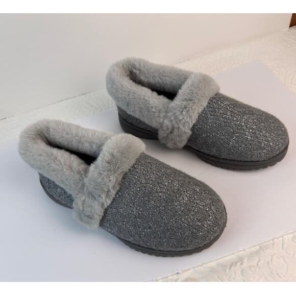 Skechers Shoes - Skechers Memory Foam Gray Faux Fur Slippers Women’s Cozy House Shoes